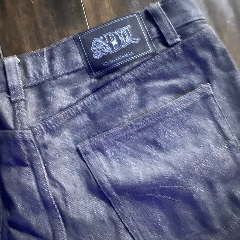 Gray Relaxed Fit Jeans with Red and Green Graphic - Picture 4 of 4